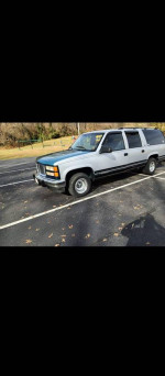 GMC Suburban 95,000 mi