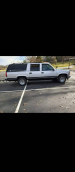 GMC Suburban 95,000 mi