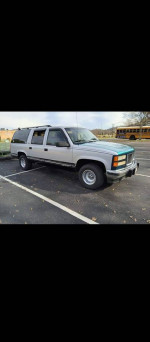 GMC Suburban 95,000 mi