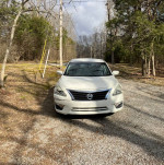 2014 Nissan Altima 126,000 mi