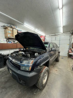 2004 Chevrolet Avalanche 126,000 mi