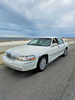 2004 Lincoln Town Car Ultimate RWD 89,000 mi