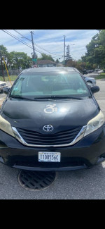 2014 Toyota Sienna 145,000 mi