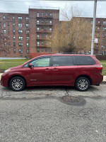 2018 Toyota Sienna LE 7-Passenger AWD 111,000 mi
