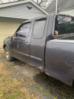 1999 Ford F-150 Work 4WD  141,000 mi