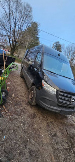 2019 Mercedes-Benz Sprinter 2500 144" WB Cargo RWD 143,000 mi