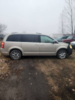 2009 Chrysler Town and Country Limited FWD 122,000 mi