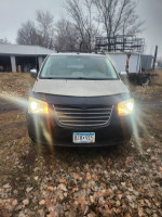 2009 Chrysler Town and Country Limited FWD 122,000 mi