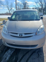 2009 Toyota Sienna 99,000 mi