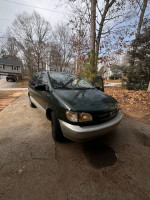 1999 Toyota Sienna 134,000 mi