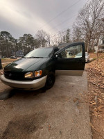 1999 Toyota Sienna 134,000 mi