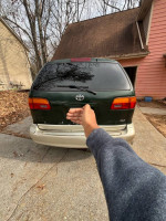 1999 Toyota Sienna 134,000 mi