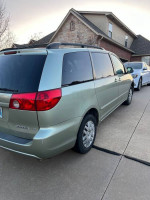 2006 Toyota Sienna LE 7-Passenger FWD 85,000 mi