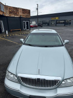 1997 Lincoln Town Car Signature RWD 104,000 mi