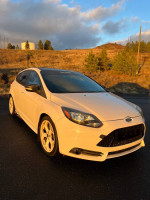 2014 Ford Focus S FWD 102,000 mi