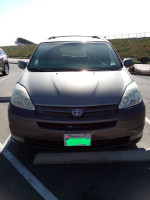 2005 Toyota Sienna XLE 7-Passenger AWD 84,000 mi
