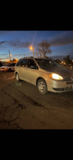 2006 Toyota Sienna 142,000 mi
