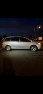 2006 Toyota Sienna 142,000 mi
