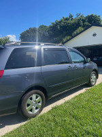 2009 Toyota Sienna LE 7-Passenger FWD 63,000 mi
