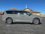 2021 Chrysler Pacifica Hybrid Limited FWD 80,000 mi