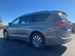 2021 Chrysler Pacifica Hybrid Limited FWD 80,000 mi