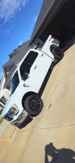 2023 Ford F-150 XLT 4WD  133,000 mi