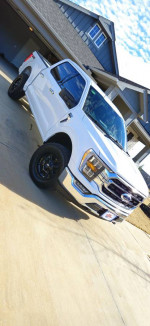 2023 Ford F-150 XLT 4WD  133,000 mi