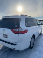 2015 Toyota Sienna LE 7-Passenger AWD 98,000 mi