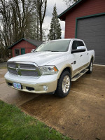 2015 Ram 1500 Laramie 4WD 84,000 mi