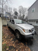 2010 Nissan Frontier SE 4WD  52,000 mi