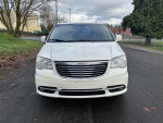 2013 Chrysler Town and Country 89,000 mi
