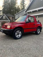 1996 Geo Tracker 2dr SUV 4WD w/Soft Top 4WD 130,000 mi