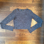Aritizia Wilfred Free Long Sleeved Grey Georgia T-shirt Crop Top-Small
