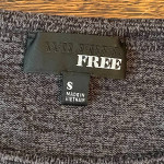 Aritizia Wilfred Free Long Sleeved Grey Georgia T-shirt Crop Top-Small
