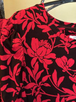 * Pretty Red/Black Floral Ruched Sleeve Top * New - Chico's Boutique