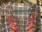 * Nice Embroidered Floral Bell Sleeve Top * Ladies' size XL