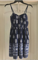 BEAUTIFUL NEW LONG BLUE/WHITE TOP, sz SM