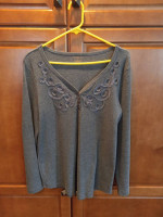 New Women's Gray Top Size Large