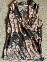 CAbi sleeveless top