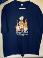 To pictures of womens xxl top