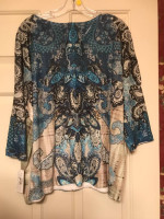 Ladies blue paisley sequin v-neck top 3X NWT