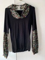 Max Studio Small Long Sleeve Black Top w/Contrast Collar/Sleeves