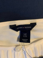 Brand new - Tommy Hilfiger : Woven Ruffle Top, whisper White size 7