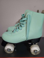 ROLLER SKATES FLASHING LIGHT WHEELS WOMENS HIGH TOP MINT GREEN