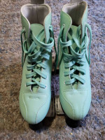 ROLLER SKATES FLASHING LIGHT WHEELS WOMENS HIGH TOP MINT GREEN