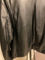 MEN'S WILSON BLACK LEATHER JACKET LIKE NEW