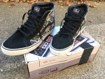 VANS Men Size 12 SK8-Hi Reissue NINTENDO CONTROLLER in original box gently used