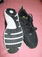 NEW Under Armour Men's Charged Pursuit 2 Running Shoe - Size 9