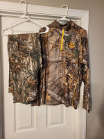 Real Tree Brand Pull over & Pants