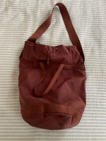 UNIQLO U BUCKET BAG (LARGE)